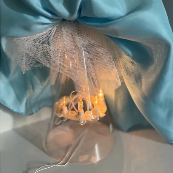 Walt Disney’s Cinderella Light Up Christmas Tree Topper 🎄 - Picture 5 of 12